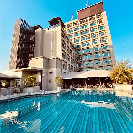 The Landmark Towers Kanpur Bagian luar foto